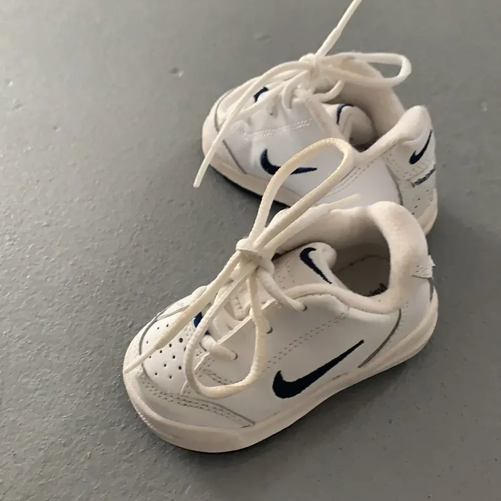 Nike sneakers 👟